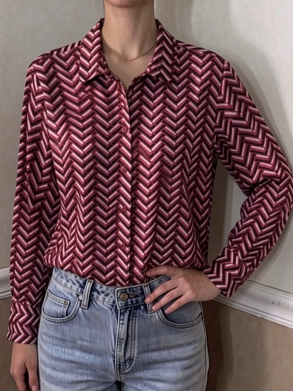💜 5 for $20! Calliope Women's red white Chevron Button-Down Shirt